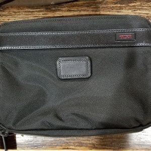 TUMI Alpha 2 clutch